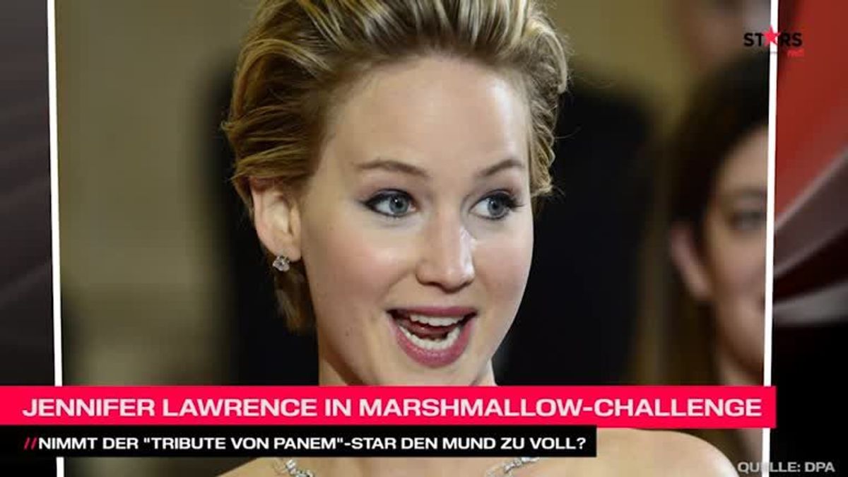 Jennifer Lawrence in Marshmallow-Challenge