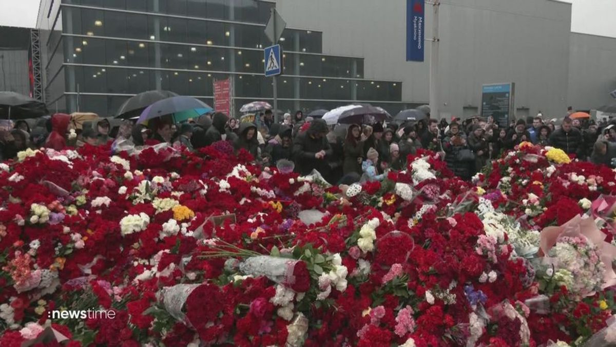 Trauer und Wut nach dem Anschlag in Moskau: Putin beschuldigt Ukraine
