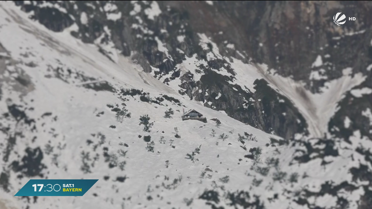 Lawinenabgang in Bayern: Hütte am Untersberg vom Schnee begraben