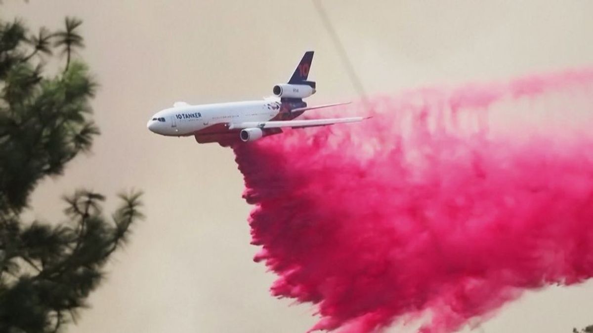 Wow der Woche: Pinke Wolken gegen lodernde Waldbrände