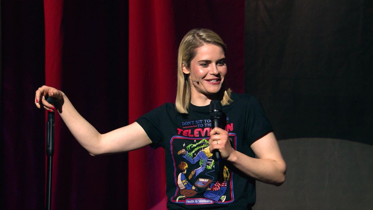 Preview: Hazel Brugger überrascht mit einem Stand-up in ihrer Show