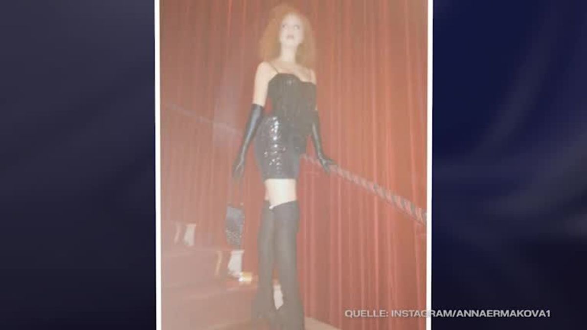 Gewagtes Outfit! Anna Ermakova (17) zeigt sich im Mini-Kleid und Overknee-Stiefeln