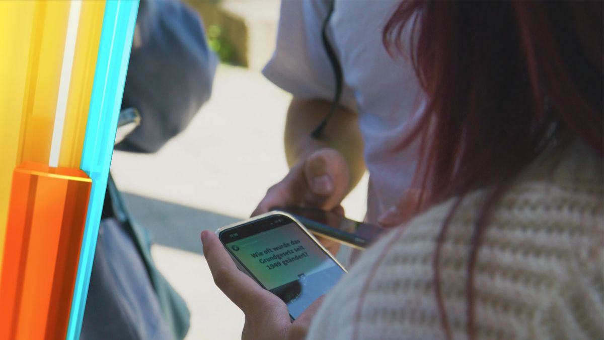 Handysucht bei Jugendlichen: Schulen fordern generelles Verbot!