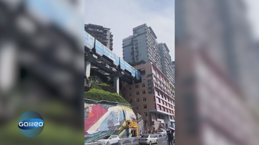 Mit der U-Bahn durchs Gebäude: Die verrückten Straßen Chongqings