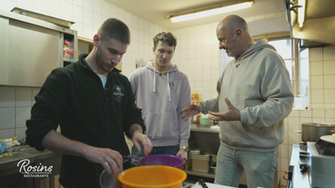 Kaiserschmarrn vom Profi: Frank Rosin zeigt den Jungköchen wo es lang geht!