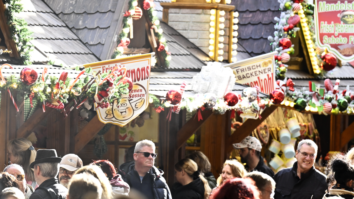 Erste Weihnachtsmärkte öffnen