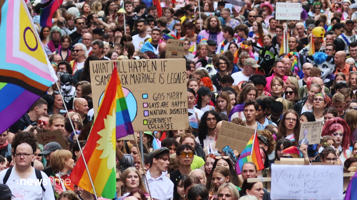 Berlin: Eine halbe Million Menschen feiern CSD