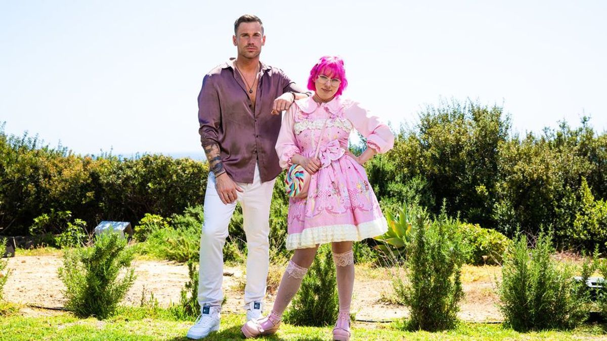 Neue Konkurrenz! Pink-Nerdin Alex und Beauty-Mann Chris mischen die Villa auf