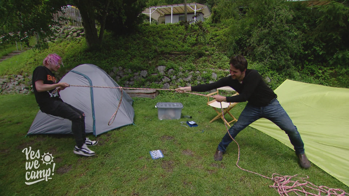 Survival of the fittest - Stoffel und Kono üben Überlebenstechniken