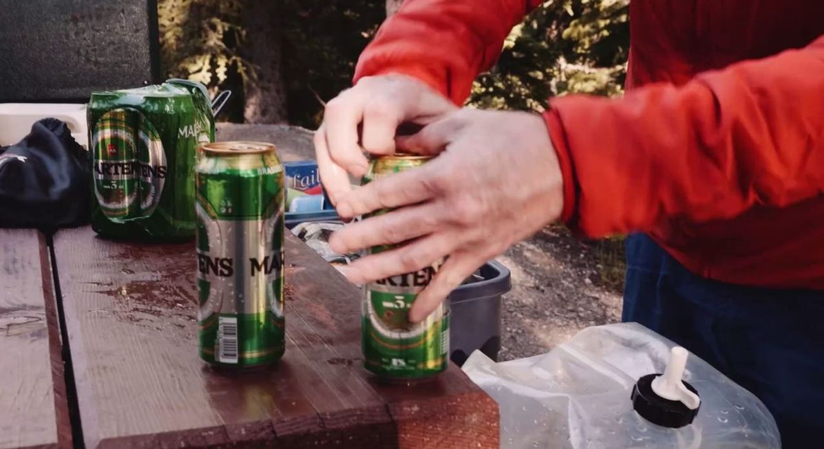 Aus der Dose trinken? Darum warnen Forscher:innen davor