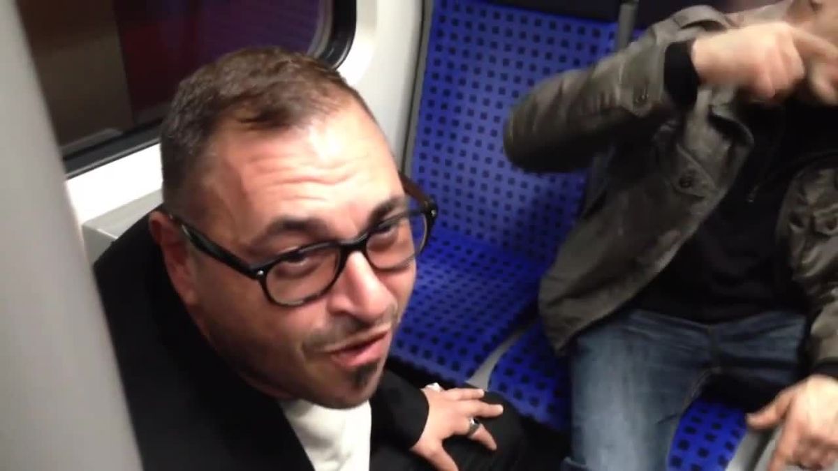 Diese Szenen aus einer Frankfurter S-Bahn gehen gerade um die Welt