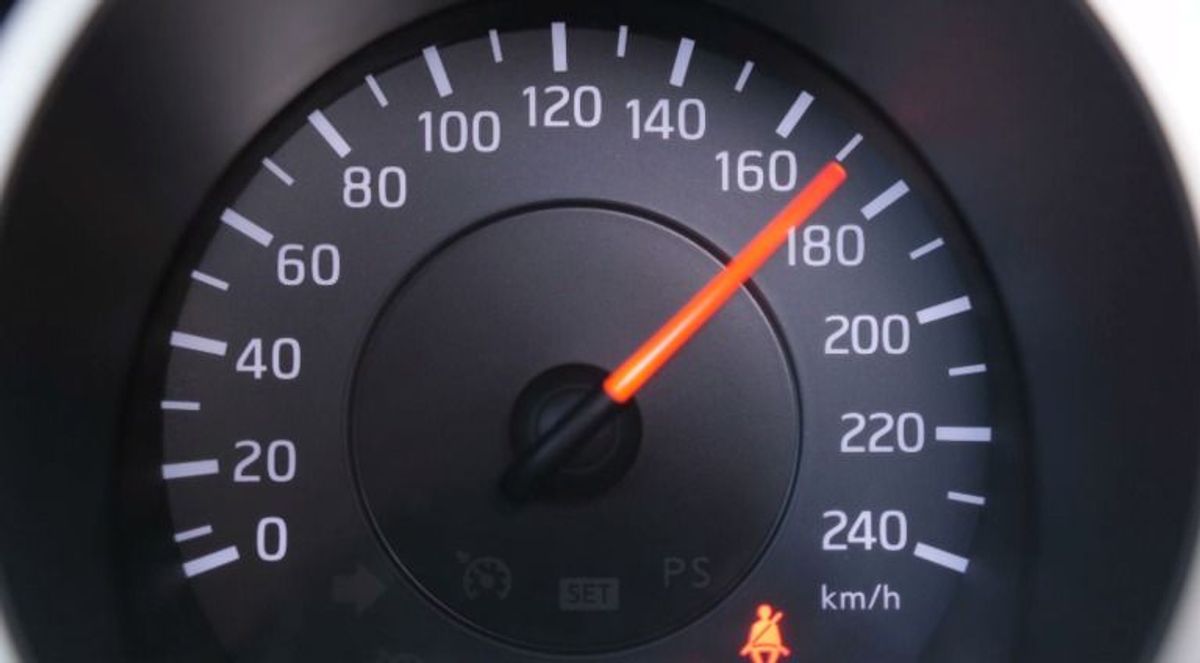 Deutscher rast 120 km/h zu schnell in der Schweiz - nun droht ihm Haft