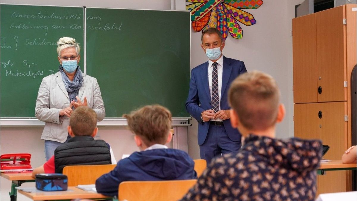 GroKo-Plan für Mitarbeiter: Impf-Auskunftspflicht in Kitas, Schulen und Heimen