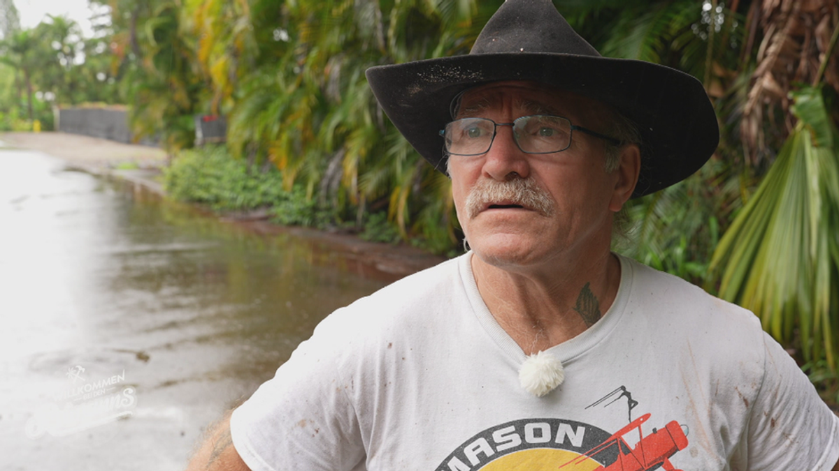 Regen auf Hawaii - Konny Island umgeben von Wassermassen