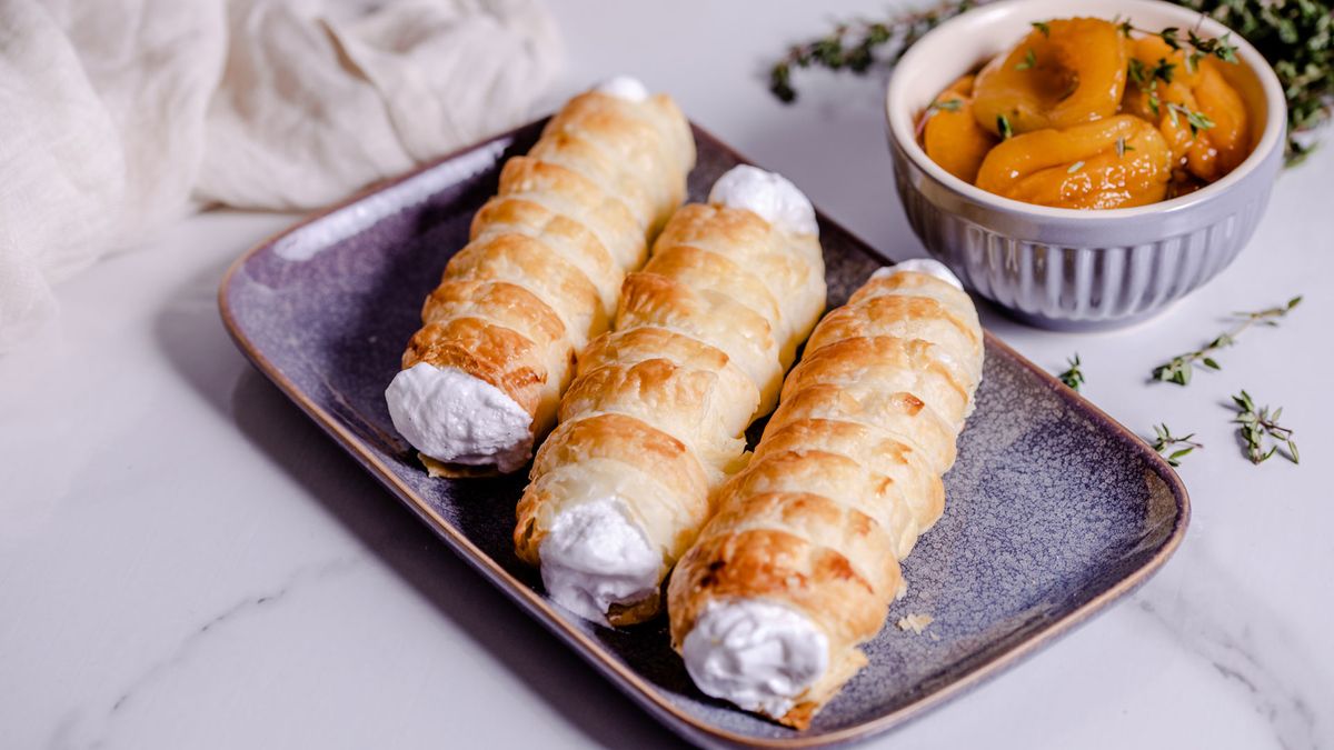 Österreichische Schaumrollen mit Marillenröster