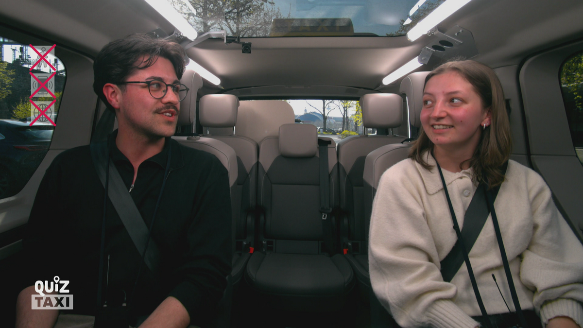 Artur und Helene zocken im Quiz Taxi bis zum Letzten