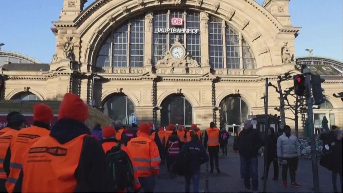 Warnstreiks bei der Bahn und an Flughäfen: Wer betroffen ist