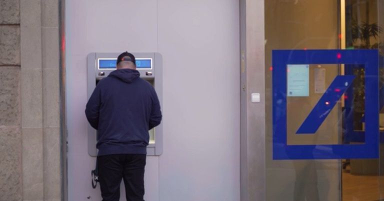 Große Änderung bei Bezahlkarten der Deutschen Bank: Das sollten Kunden nun wissen