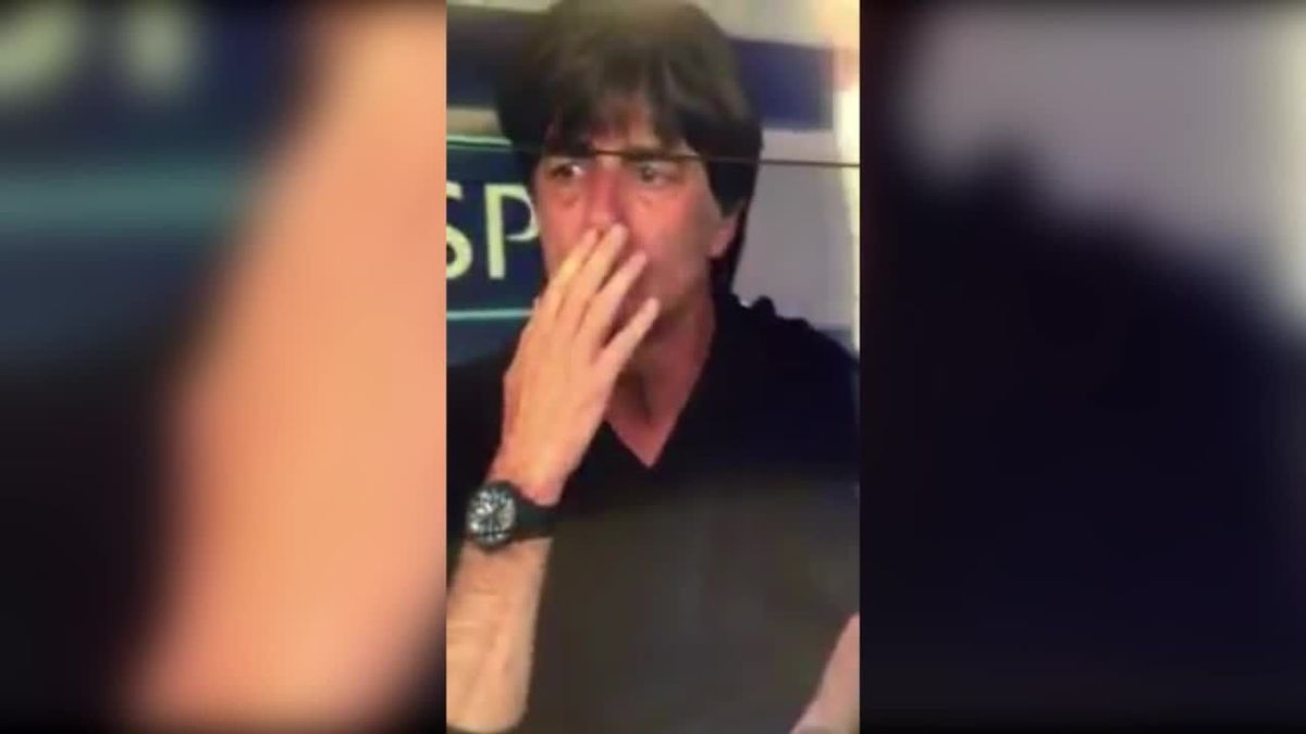 Er hat es wieder getan - Jogi nimmt eine kräftige Prise Löw