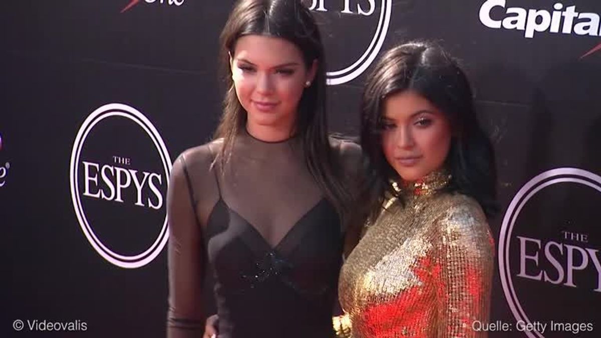 viva_fp7_tp7_0220710_KylieJenner_BikiniGirls__ST1464693878