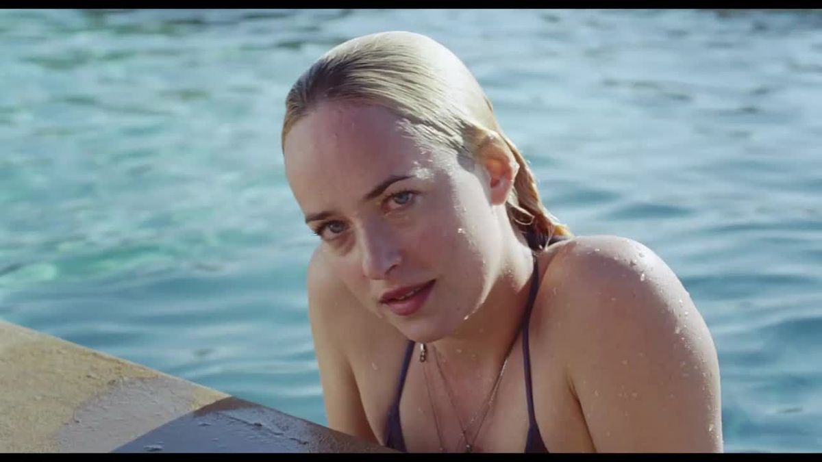 A bigger Splash: Ausschnitt mit sexy Dakota Johnson