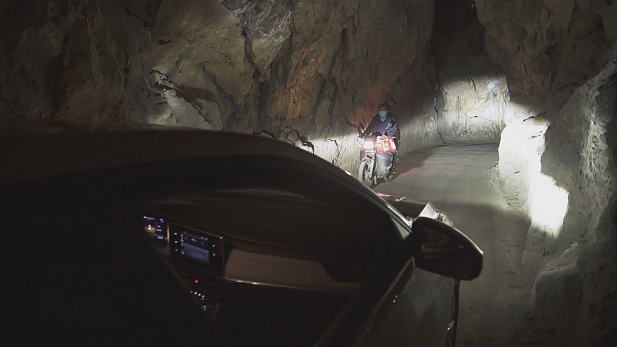 Nichts für schwache Nerven: Der schmalste Tunnel Chinas