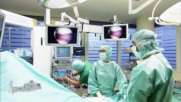 Montag: Knie-OP nach Fußball-Unfall