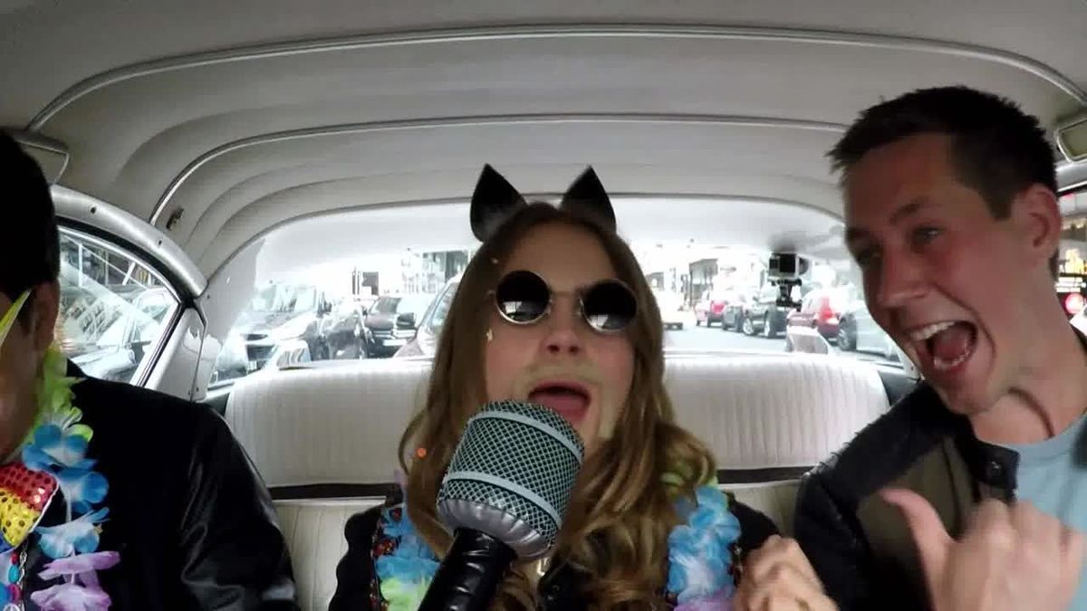 Cara_Delevingne_Karaoke_ST1436548180_HDwide25