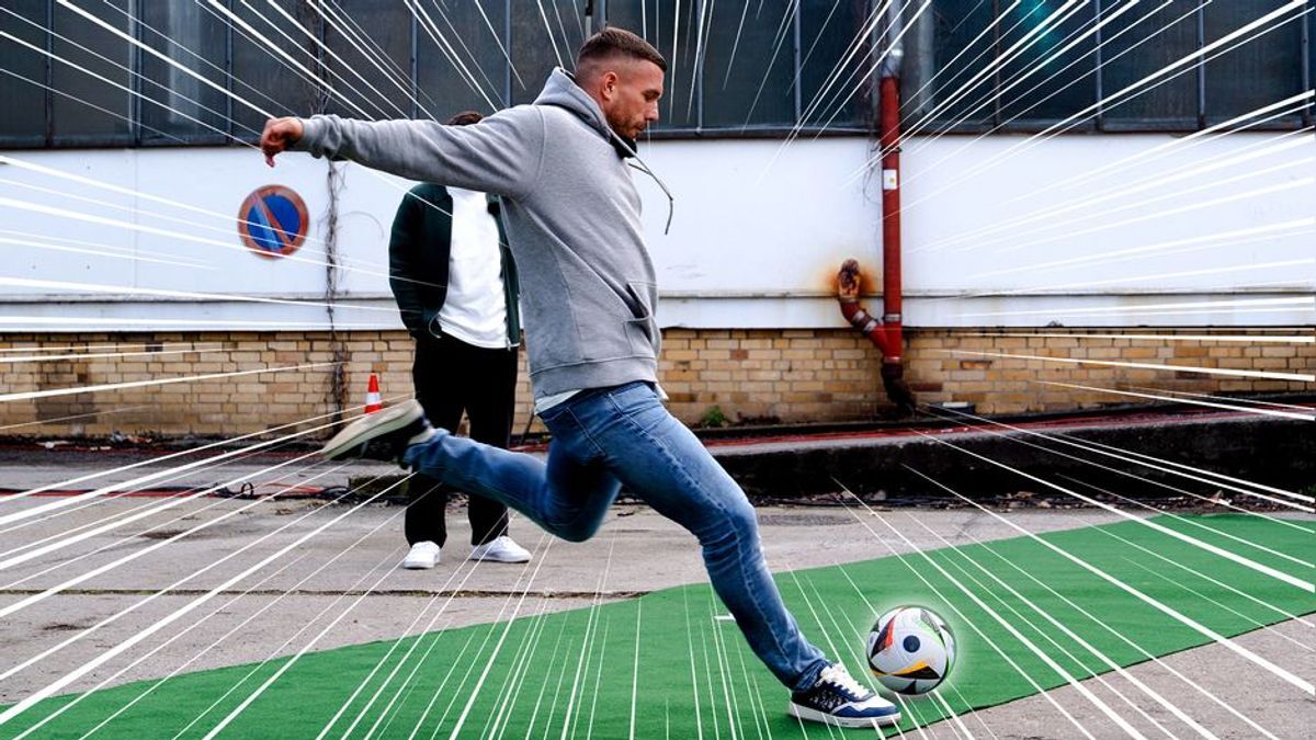 Gut Kick! Lukas Podolski schießt nervige Dinge kaputt