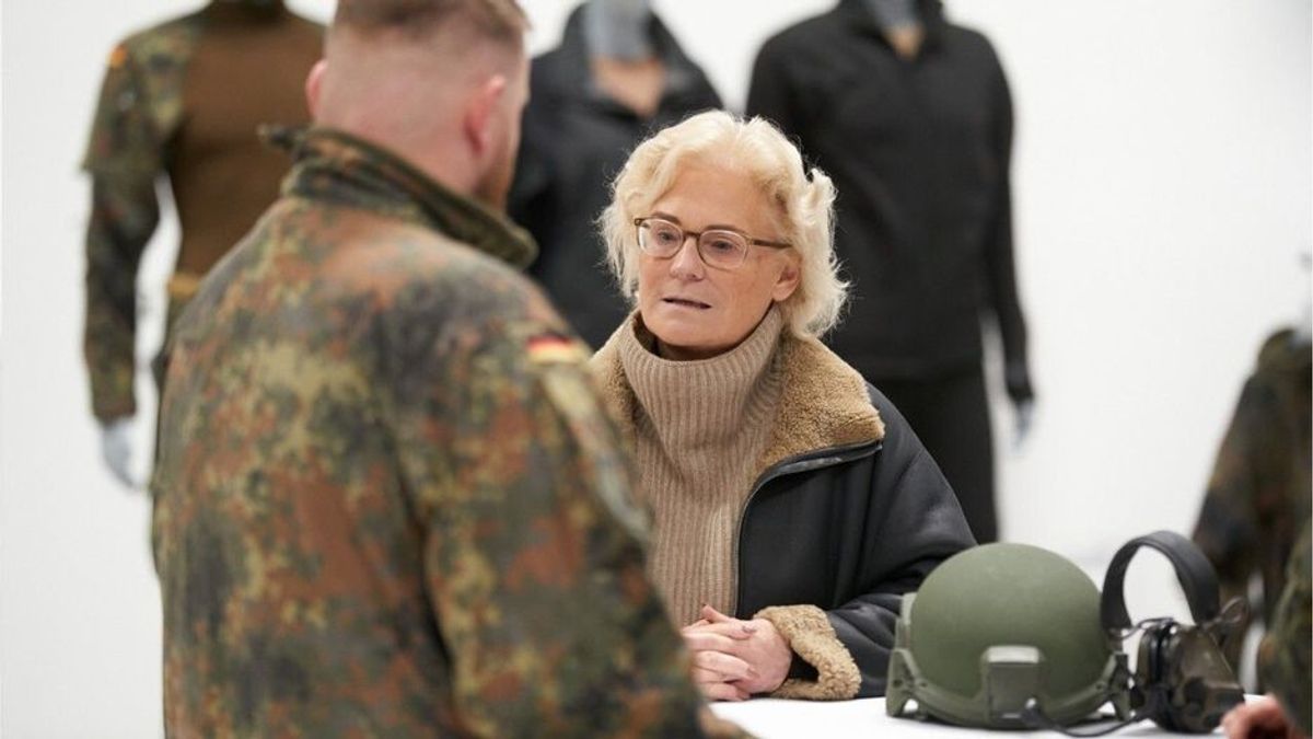 Lambrecht wehrt sich gegen Kritik: Vorgänger Schuld an aktueller Lage bei der Bundeswehr