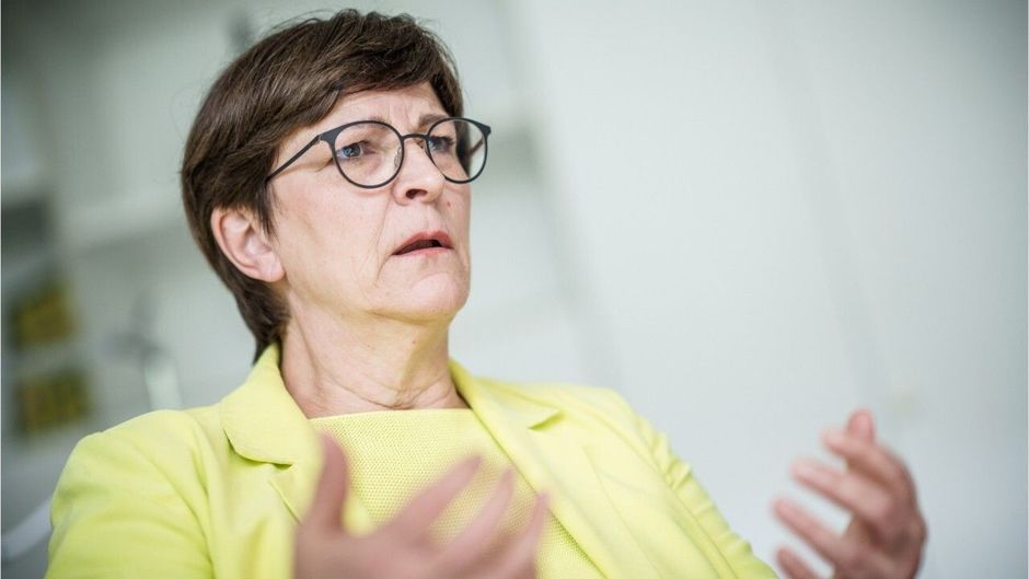 Umgang mit künstlicher Intelligenz: SPD-Chefin fordert Aufsichtsbehörde