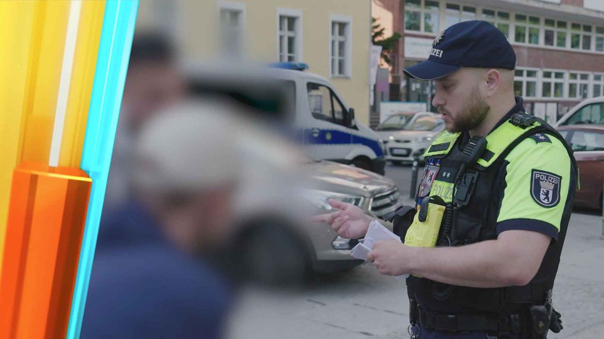 Was bringen Waffenverbotszonen? - Ein Tag mit der Polizei in Berlin