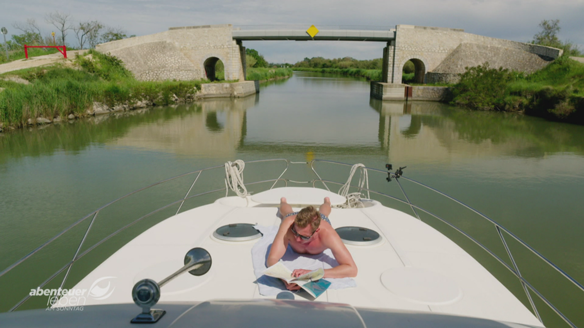 Alternativer Urlaub auf dem Boot: Flusskreuzfahrt und Hausboot-Trip