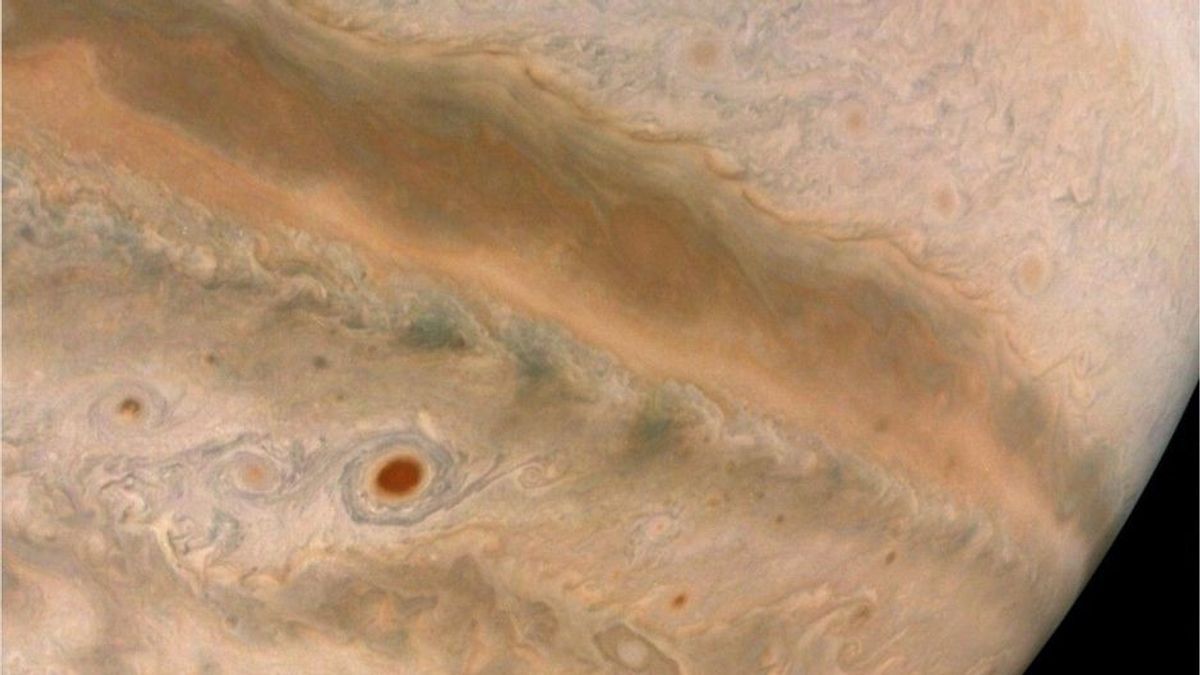 Erstaunliche Aufnahmen: NASA entdeckt braune Strudel auf dem Jupiter