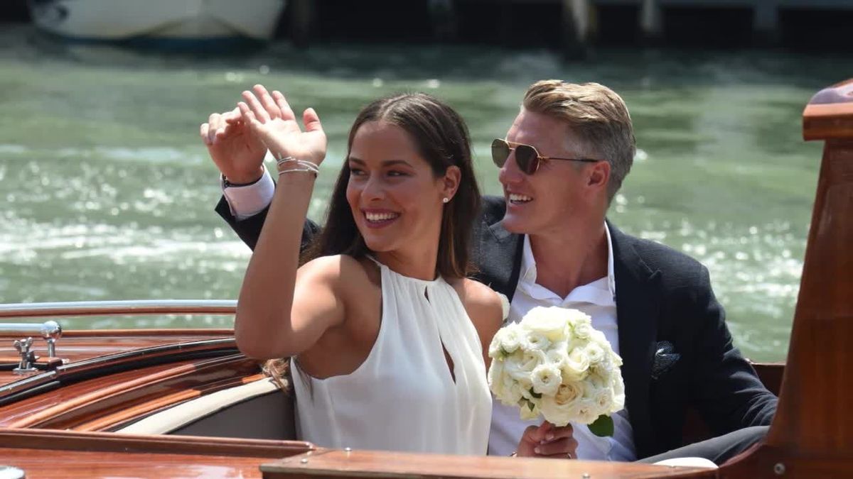 Bastian Schweinsteiger & Ana Ivanovic: Versteckt sie hier einen Babybauch?