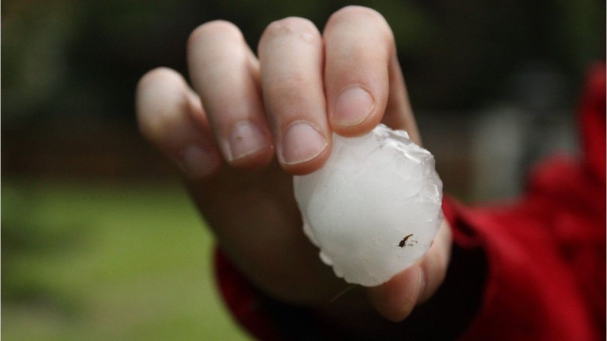 Golfballgroße Hagelkörner: Verheerendes Unwetter in Bayern