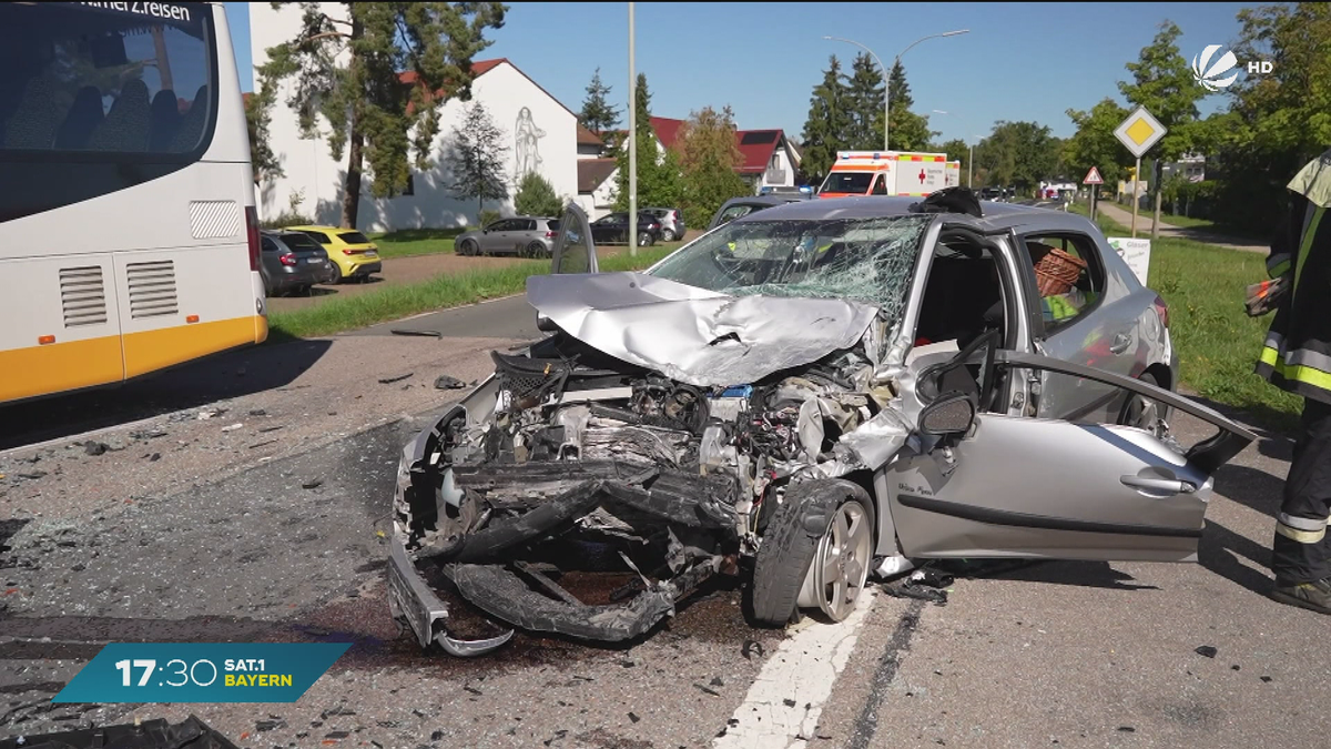 Frontalcrash in Mühlhausen: 80-Jährige stirbt bei Unfall mit Linienbus